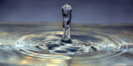 Капля чистой воды - поверхностное натяжение